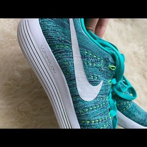 Nike Lunarlon Running Shoe
